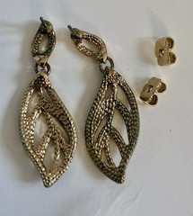 “NINA RICCI” Gold Tone (#437) Dangle Leaf Earrings with Crystals