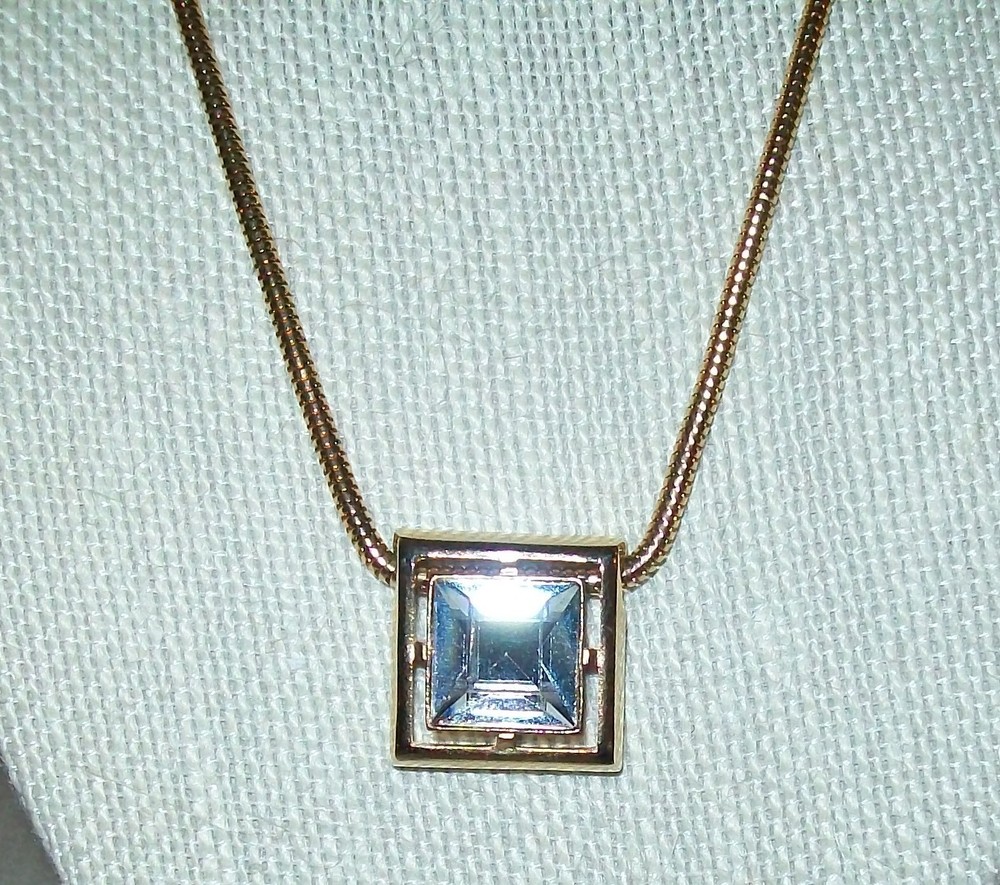 Vintage Signed AVON Square Faceted Stone in Gold Tone Metal Snake Chain Necklace