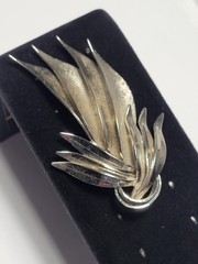 Vintage Silvertone Leaves Foliage Flame 3D Brooch Mid Century Fashion Jewelry