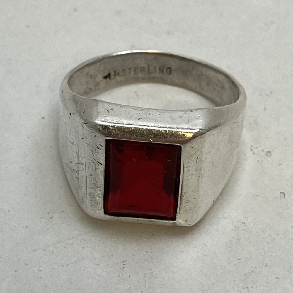 Sterling Silver & Red Glass Or Stone Uncas Unisex Ring Size 7.5