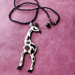 Vintage Ethnic Giraffe Carved Pendant Tribal Boho African 18″ Necklace N3