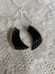 Vintage Black Gold Tone Clip On Earrings Jewelry JMS-22