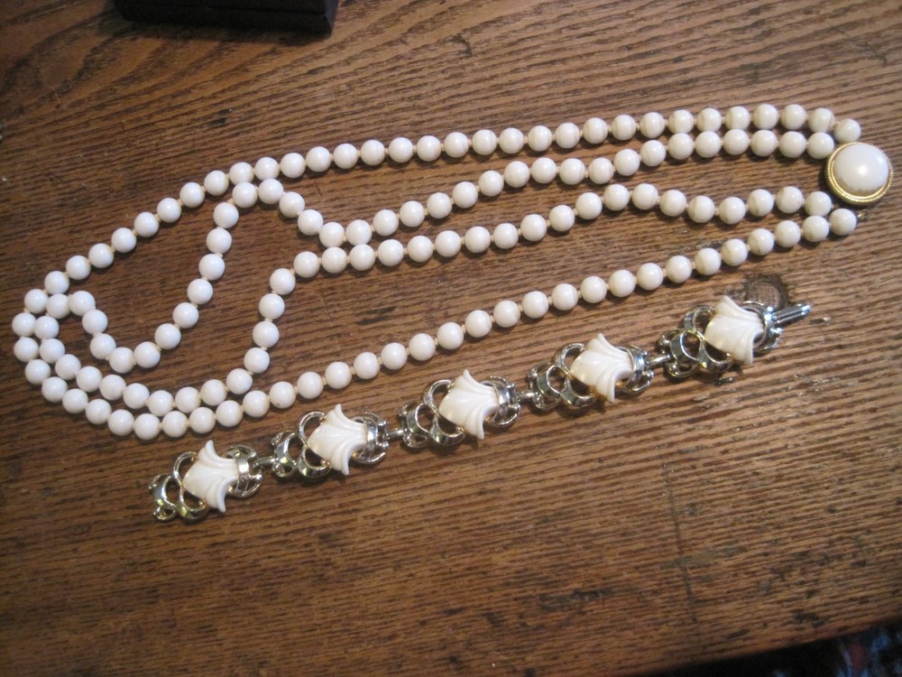 VTG Japan Double Strand Faux Pearl&Slide Clasp NECKLACE&FLEU DE LIS BRACELET