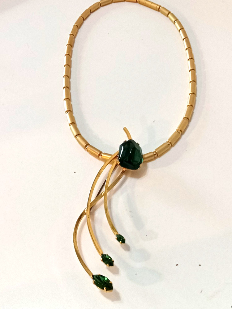 VTG 18″FAUX GOLD LINK NECKLACE-SIMULATED EMERALD PENDANT/PIN -MAGNETIC CLASP