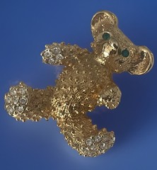 Vintage GoldTone Unique Textured Green Eyed Rhinestone Teddy Bear Brooch BX6
