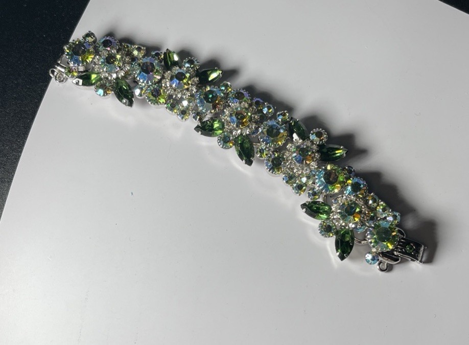 Vintage Juliana deep Green borialis Rhinestone Floral Silvertone Bracelet