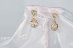Vintage Unbranded formal light brown double tear drop dangle clip on earrings