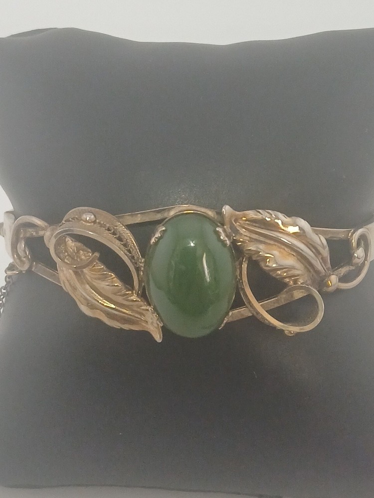 SORRENTO VERMIEL Sterling Silver green Jade filigree leaf motifs hinged bracelet