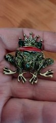 Vintage Frog Brooch Pin Green Rhinestone Eyes Gold Tone Animal Coat Scarf Gift N