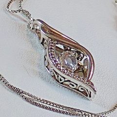 925 Sterling Silver Dancing CZ Pendant 19″ Box Chain Necklace Floating Solitaire