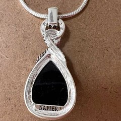 NAPIER Necklace and earrings set Women’s Vintage 18 in ext. 3.25 in