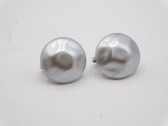 J595-VINTAGE CLIP EARRINGS~SILVER TONE~BUTTON STYLE~CLASSIC~3/4″ WIDE