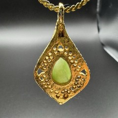 Stunning Vintage Tear-Drop Jade, Pearl, & Diamond Gold-Tone Pendant & Necklace