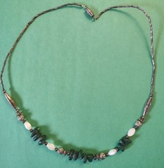 Vintage MALACHITE & MOTHER OF PEARL STONES Beaded Choker Necklace in Silver Tone