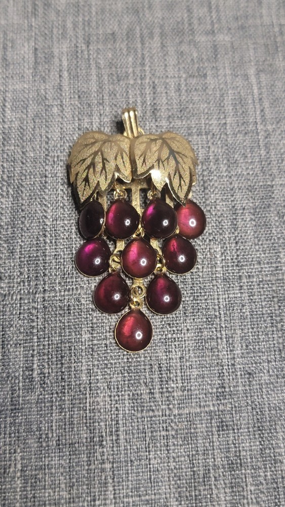Dangling Purple Grape Cluster Gold Tone Wearable as a brooch or pendant