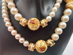26″ VINTAGE JAPAN PAPER MACHE FLORAL FAUX PEARL GOLD WHITE DISK BEADED NECKLACE