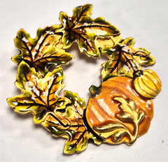 Vintage 90’s Kenneth Cole Festive Autumn Fall Leaf & Pumpkin Wreath Pin / Brooch
