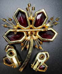 AUSTRIA Gorgeous Red Gammatic Rhinestone Vintage Brooch Earring Set