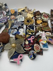 Assorted Vintage Pins In Rhinestones Gold & Silver Tone
