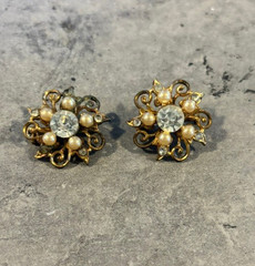 2 vintage Gold tone brooches pins with faux pearls and Rhinestones