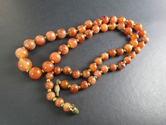VINTAGE 26″ NECKLACE CRADUATED STONE BEADS SINGLE STRAND (D9)