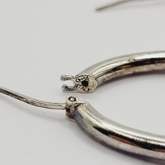 Oval Hoop with Rope Wire Twist Bottom Silver Tone Italy Vintage Earrings