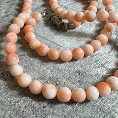 Vintage Angel Skin Salmon Coral Beaded Necklace 5mm 18gr 17”￼