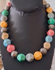 Vintage faceted pastel lucite irregular bead statement necklace 18.5″
