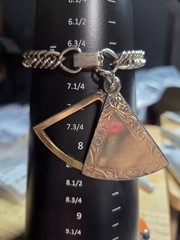 Vintage 1950s Gold Tone Engraved Fan Swivel Photo Locket Charm Bracelet 6.75″