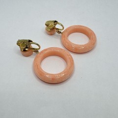 Vintage 60’s Pink Peach Coral Marbled Lucite Hoop Dangle Clip On Earrings MCM