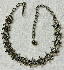 Vintage Mid Century Raised Flower Blue Rhinestone Collar Choker Necklace n908