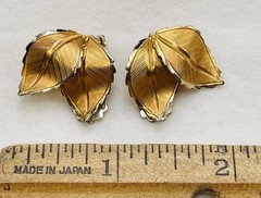 Double Leaf Gold Tone Faux Pearl Clip On Earrings Vintage Classic Elegant
