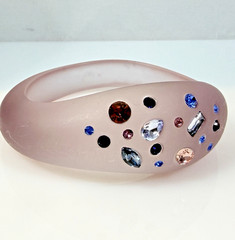 Vintage Lucite Bangle Bracelet Frosted Lavender Rhinestone Inlay Size 8.75″