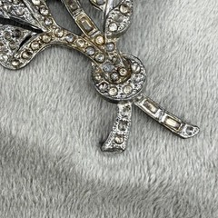 Vintage Pot Metal Brooch Silver Tone Rhinestone Flower READ