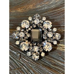 JULIANA D & E DELIZZA & ELSTER CLEAR RHINESTONES AND A SMOKEY COLOR BROOCH