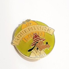 Disney Goofy Anniversary Disneyland Adventure Land Lapel Pin Metal 1″ Enamel