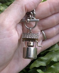 Vintage MARINO Large Jumbo Charm 7.75″ Bracelet Wishing Well Silver Tone