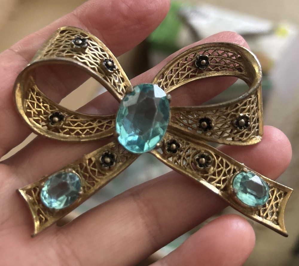 Vintage 1940s Rhinestone Bow Enamel Flawed No Clasp Turquoise Unsigned