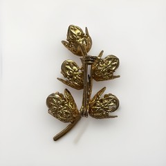 Vintage Gold Tone Lavender Rhinestone Floral Spray Brooch Filigree Flower Pin