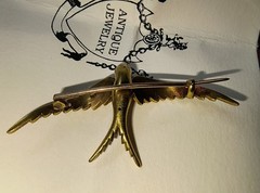 ANTIQUE Victorian 15K GOLD BIRD Brooch c1880 England Marshall Fields