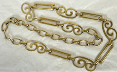LOT OF 2 NECKLACES GOLD TONE CHAPS VINTAGE CHAIN/BELT MOTHER OF PEARL 32-36 IN