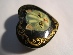 VINTAGE HAND PAINTED “CAT” ON BROOCH PIN MADE IN RUSSIA – BBA-17B