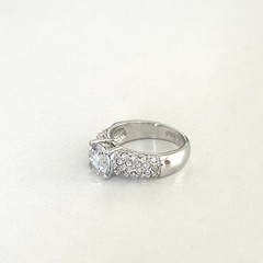 Ladies 18K White Gold Plated Clear CZ Crystal Sparkly Band Ring Size 5.5