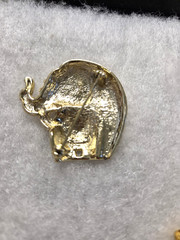 Vtg AJC gold tone Mama Baby Elephant filigree Pin