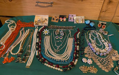 VINTAGE to Modern JEWELRY LOT 6 LBS 168 PCS RHINESTONE RING NECK WEARABLE #19