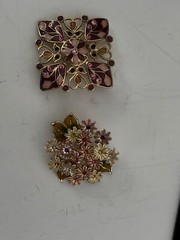 Vintage Lot of 2 Brooch Pins Flowers Enamel One is LC Liz Claiborne JD72