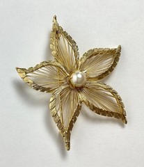 Vintage Gold-Tone Wire Faux Pearl Flower Brooch 2.25″ Inches in Diameter