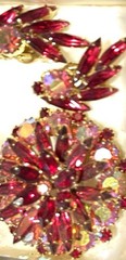Vtg Prongset Red & Pink AB Rhinestones Gold Tone Brooch Pin & Clip Earrings