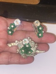 Vintage Eisenberg Ice Clear & Emerald Green Bouquet Brooch & clip earrings
