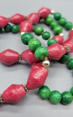 Vintage Bright Green Pink Textured Beaded Barrel Clasp Necklace N1D